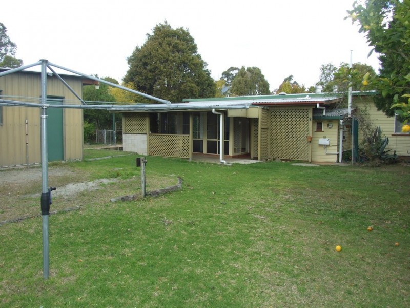 32 South Street, Crows Nest QLD 4355