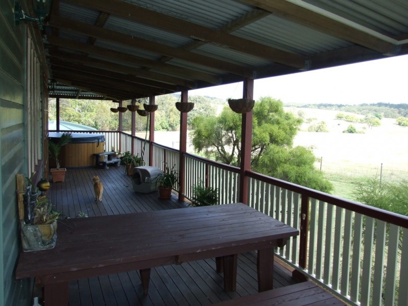 138 Perseverance Hall Road, Ravensbourne QLD 4352