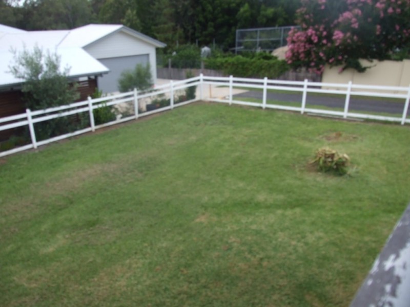 16 Esk Street, Crows Nest QLD 4355