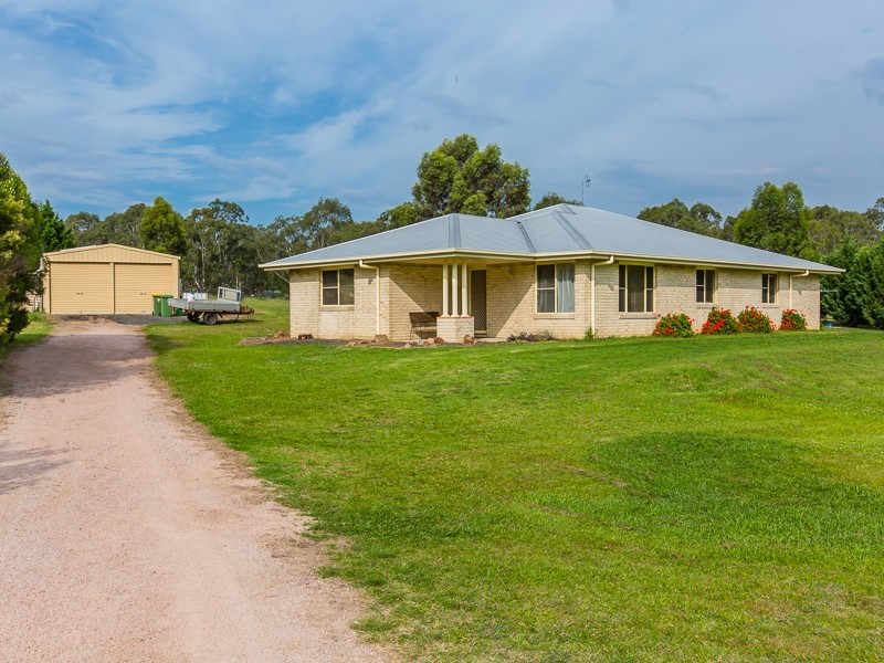 10 Devoncourt Road, Crows Nest QLD 4355