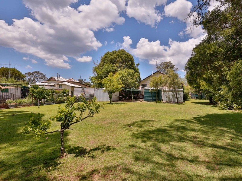 3 Dale Street, Crows Nest QLD 4355