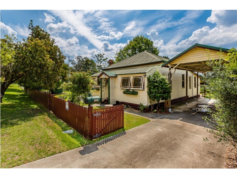 28 Nolan Street, Crows Nest QLD 4355