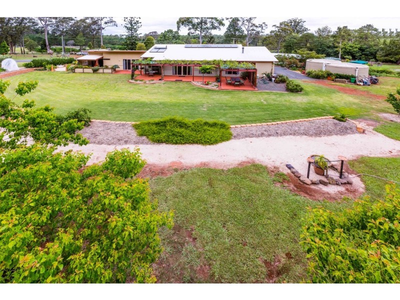 18 William Street, Pechey QLD 4352