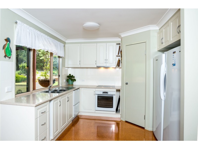 18 William Street, Pechey QLD 4352