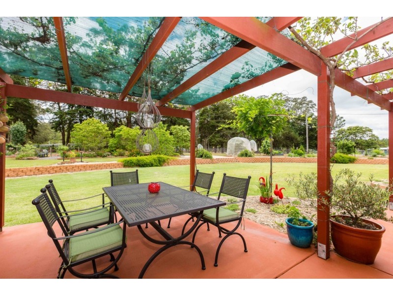 18 William Street, Pechey QLD 4352