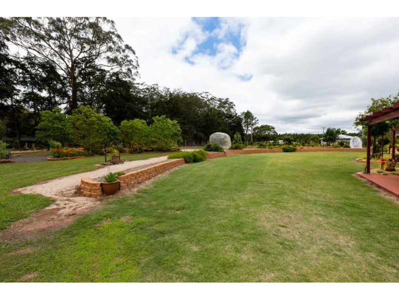 18 William Street, Pechey QLD 4352