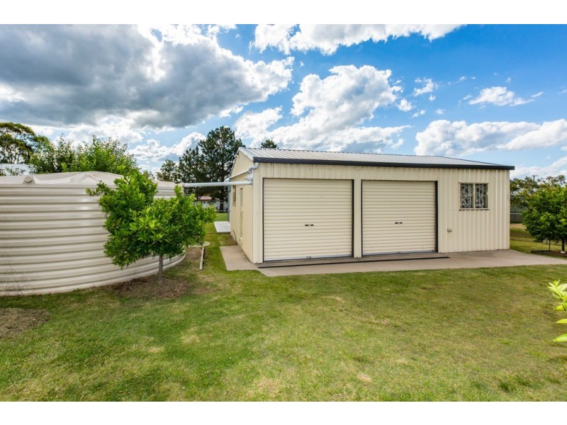 8 Samuel Avenue, Crows Nest QLD 4355