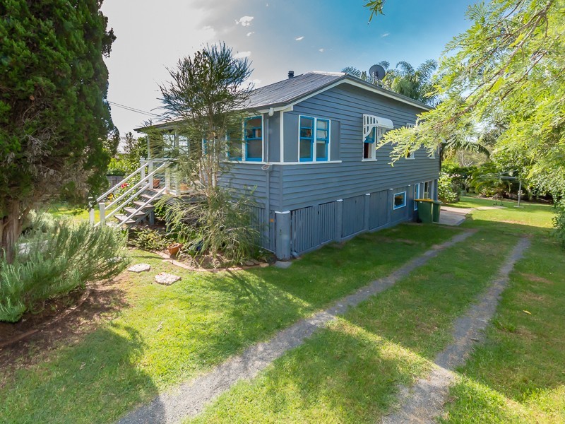 8 Albert Street, Crows Nest QLD 4355
