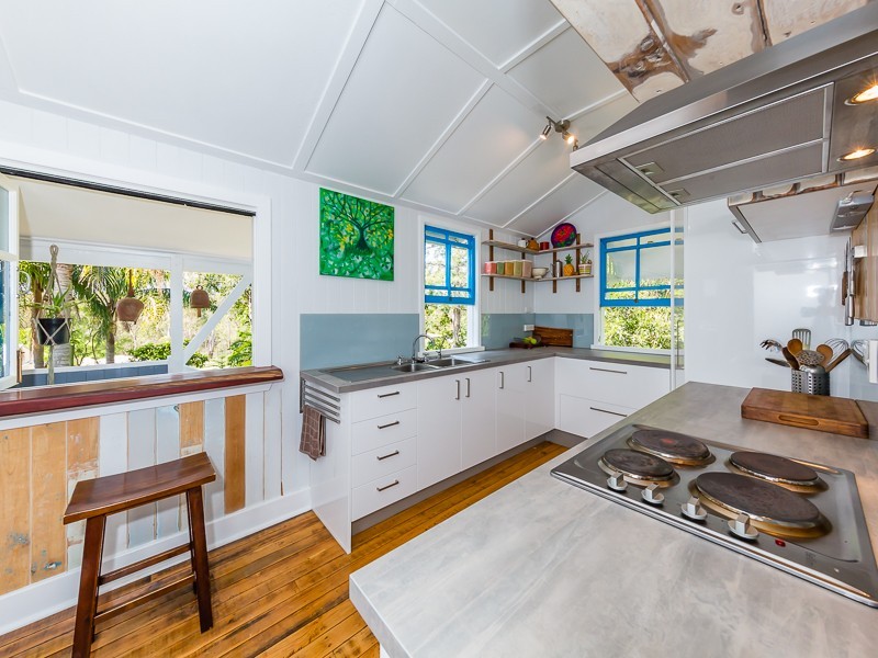 8 Albert Street, Crows Nest QLD 4355
