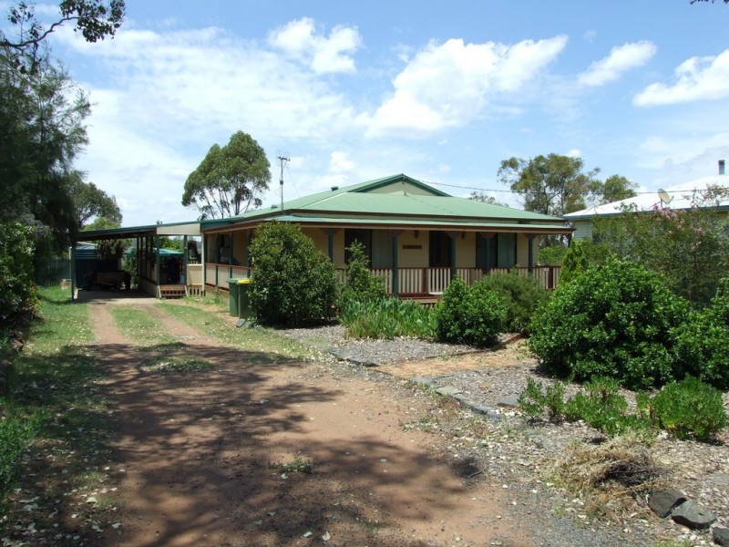 24 Harth Street, Goombungee QLD 4354