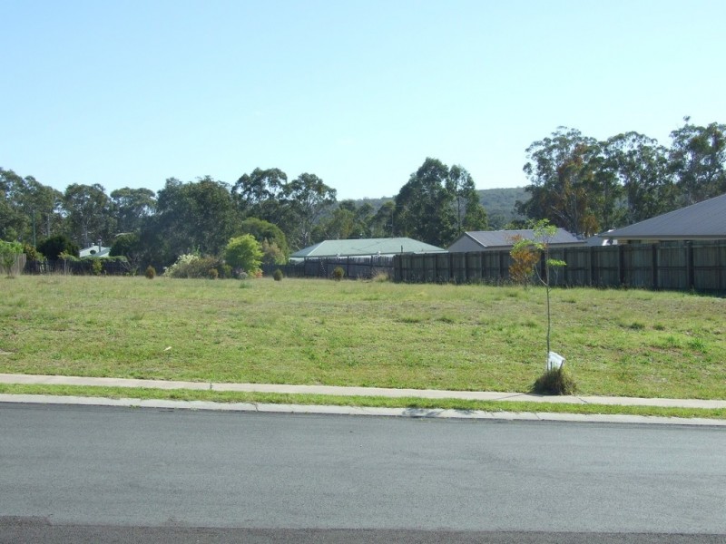 L 93 Lewis Street, Crows Nest QLD 4355