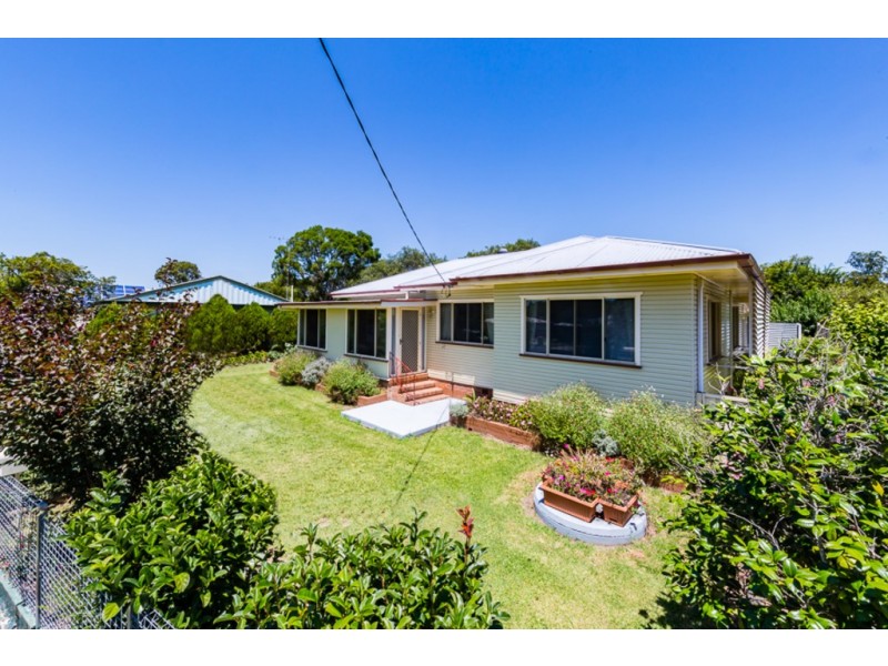 13 Gleeson Street, Crows Nest QLD 4355