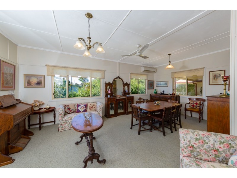 13 Gleeson Street, Crows Nest QLD 4355