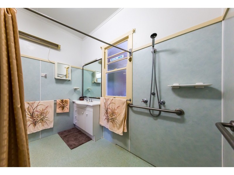 13 Gleeson Street, Crows Nest QLD 4355