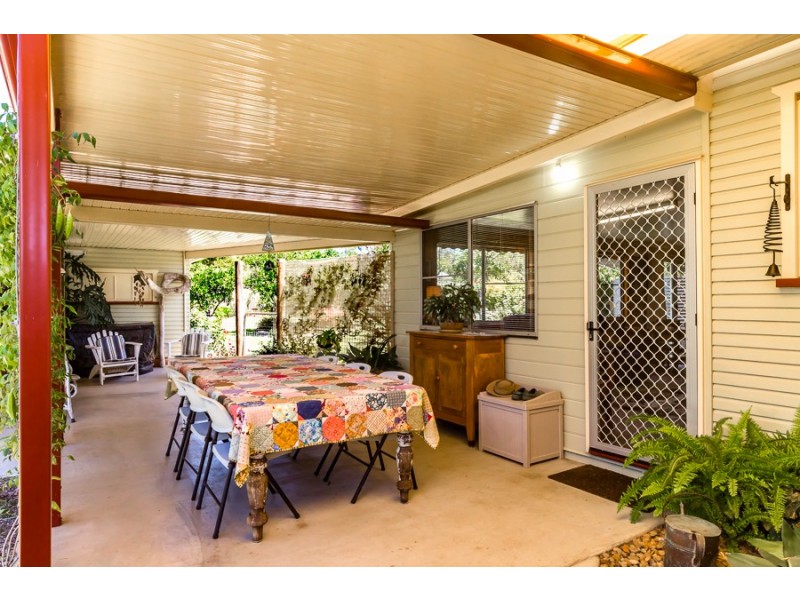 13 Gleeson Street, Crows Nest QLD 4355