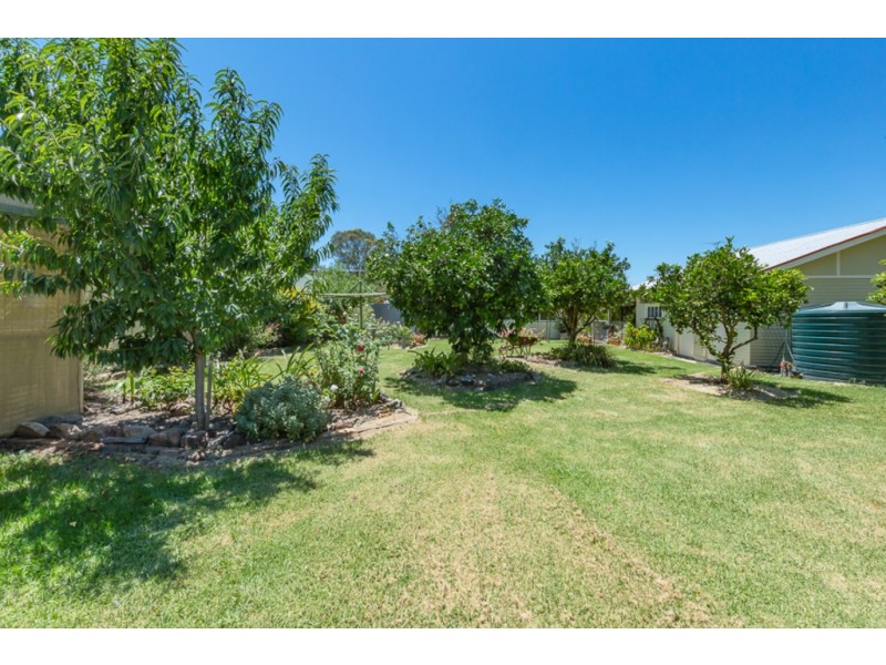 13 Gleeson Street, Crows Nest QLD 4355