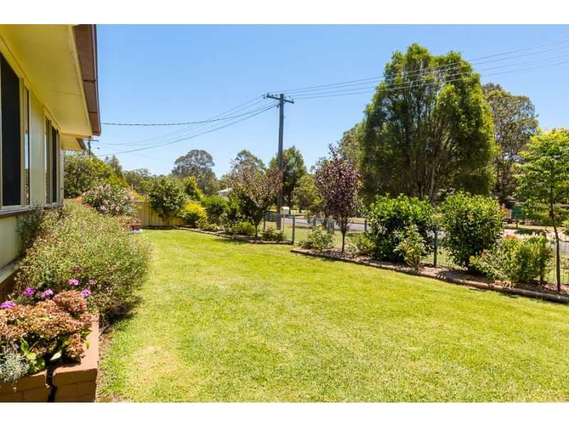 13 Gleeson Street, Crows Nest QLD 4355