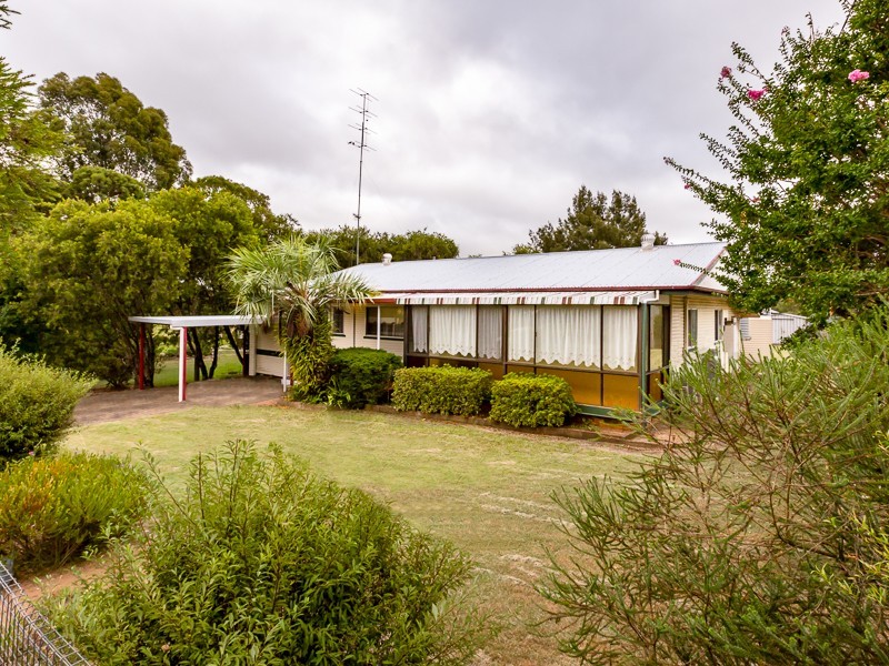 54 Charles Street, Crows Nest QLD 4355