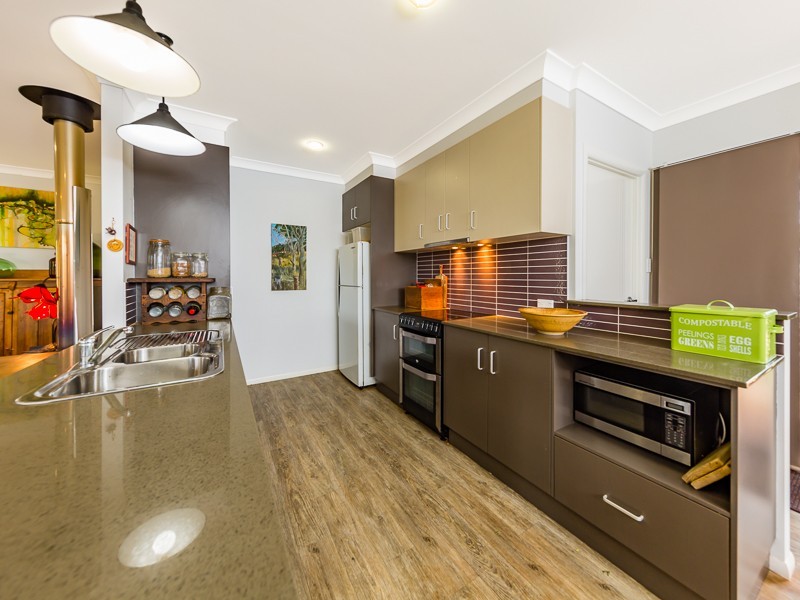 735 Merritts Creek Road, Hampton QLD 4352