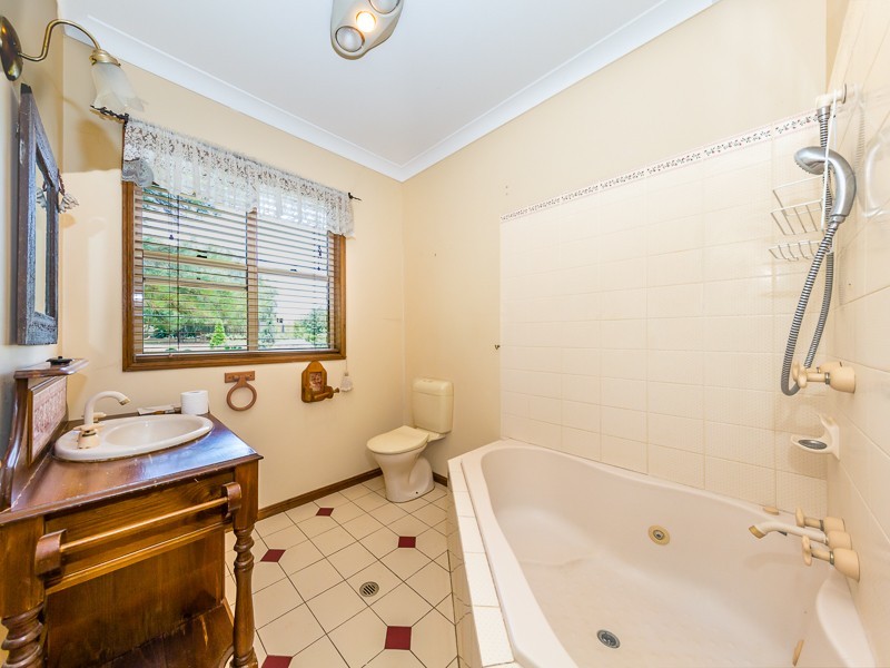 19 Bowtell Drive, Highfields QLD 4352