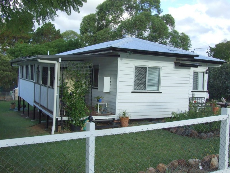 6 Andrews Road, Crows Nest QLD 4355