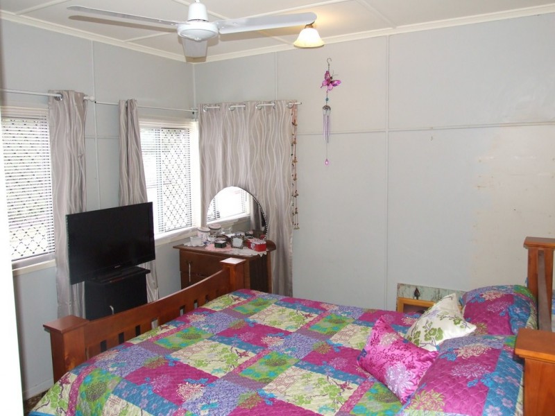 6 Andrews Road, Crows Nest QLD 4355