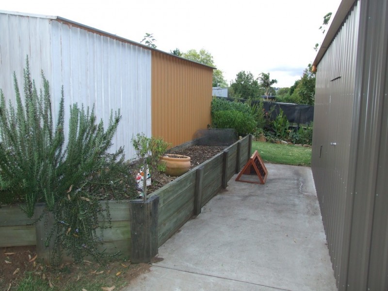 6 Andrews Road, Crows Nest QLD 4355