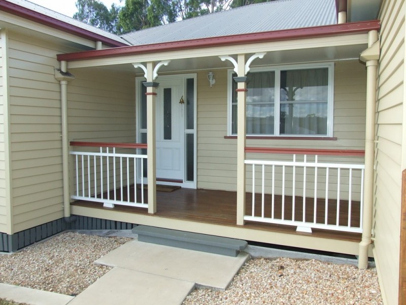 26 Samuel Avenue, Crows Nest QLD 4355