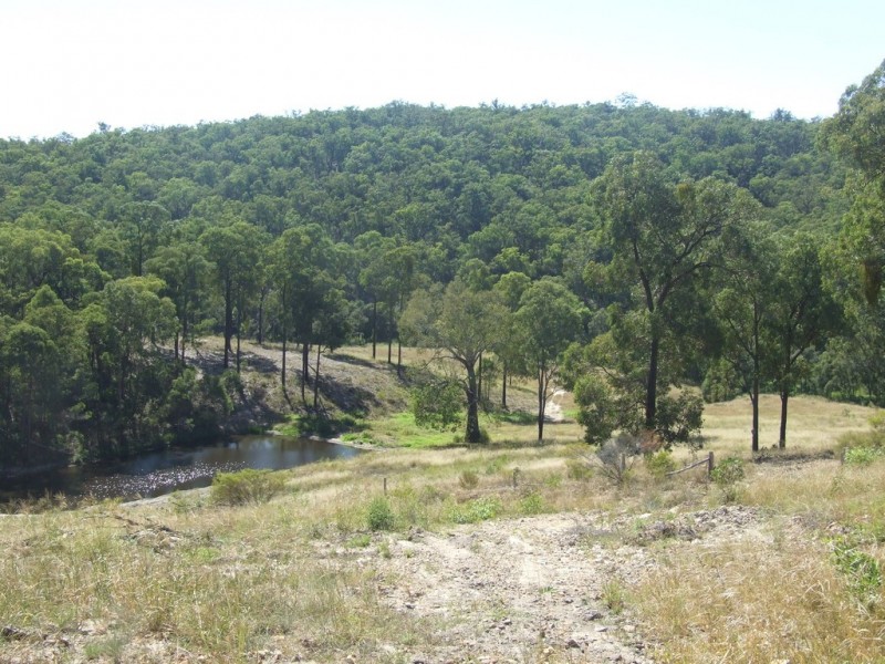6009 New England Highway, Crows Nest QLD 4355