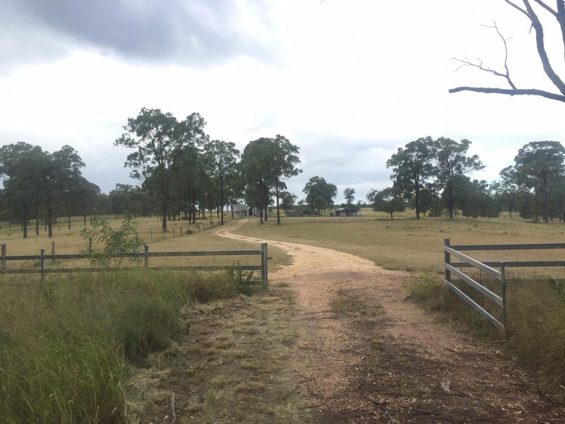 6009 New England Highway, Crows Nest QLD 4355