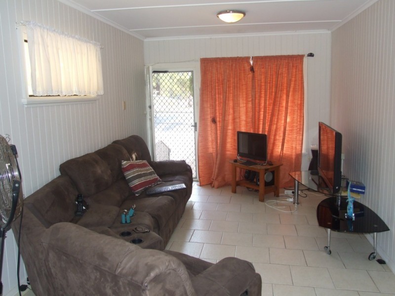 34 Campbell Street, Oakey QLD 4401