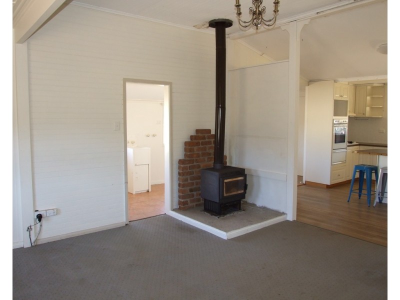 15 Devoncourt Road, Crows Nest QLD 4355