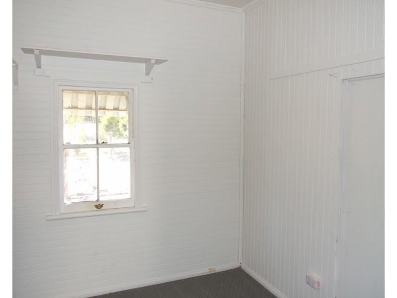 15 Devoncourt Road, Crows Nest QLD 4355
