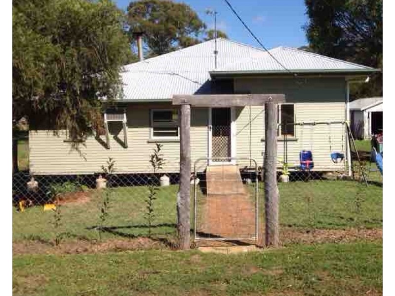 15 Devoncourt Road, Crows Nest QLD 4355