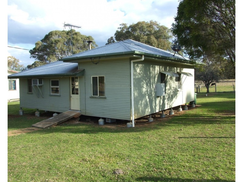 15 Devoncourt Road, Crows Nest QLD 4355
