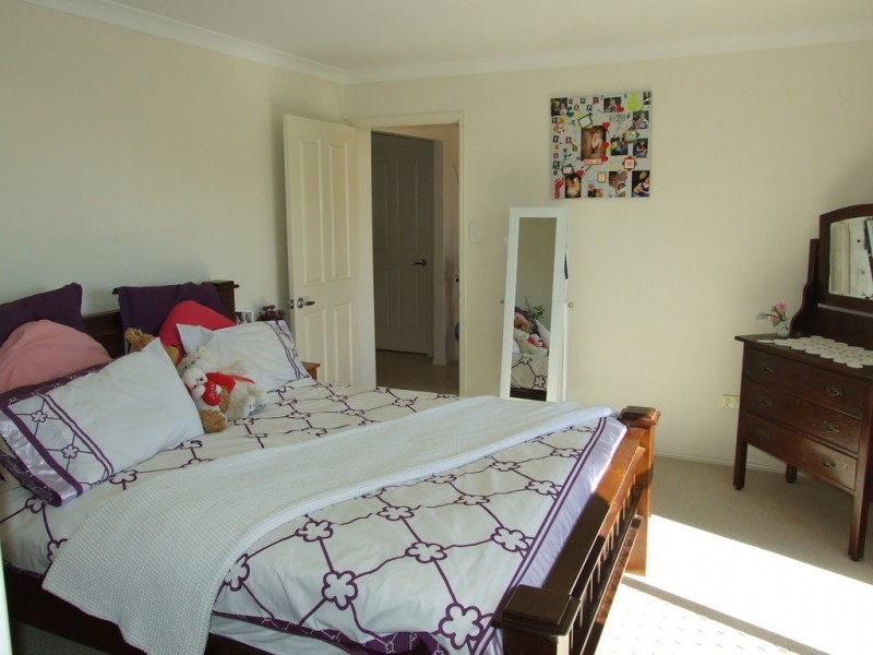 17 Vicky Avenue, Crows Nest QLD 4355