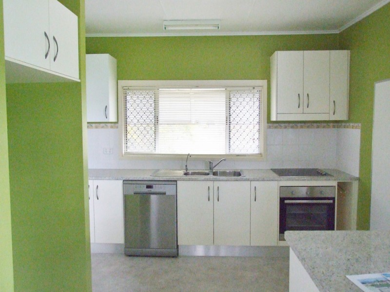 18 John Street, Crows Nest QLD 4355