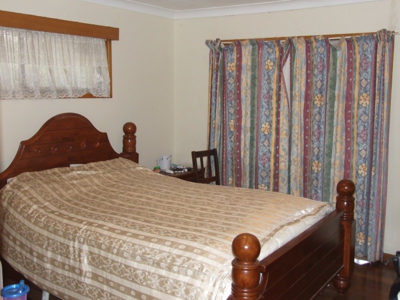 6 Munro Road, Hampton QLD 4352