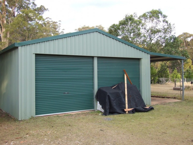 6 Munro Road, Hampton QLD 4352