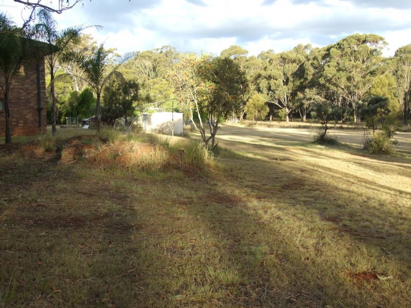 6 Munro Road, Hampton QLD 4352