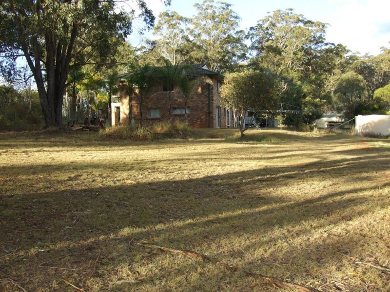 6 Munro Road, Hampton QLD 4352