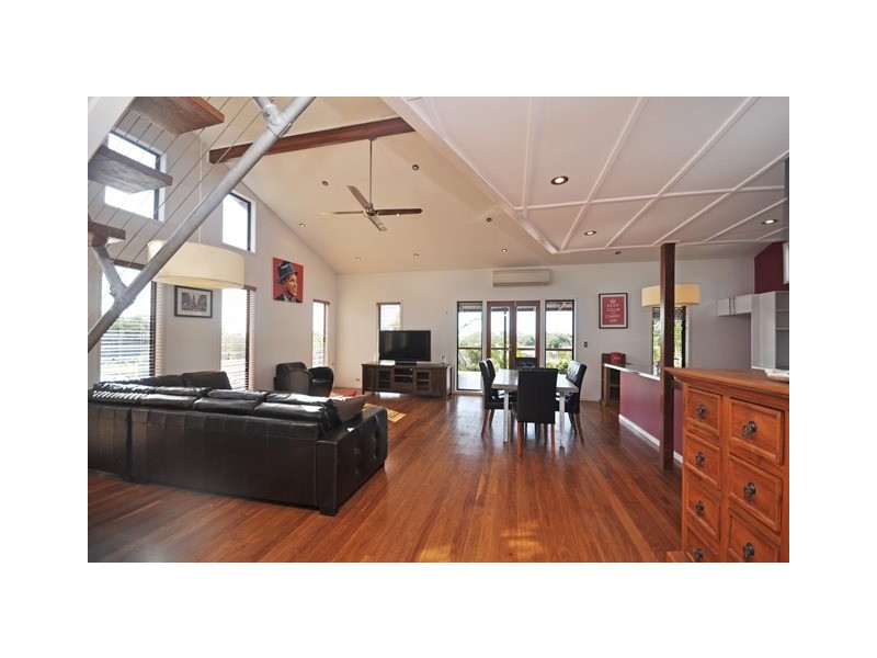 32 Young Road, Narangba QLD 4504