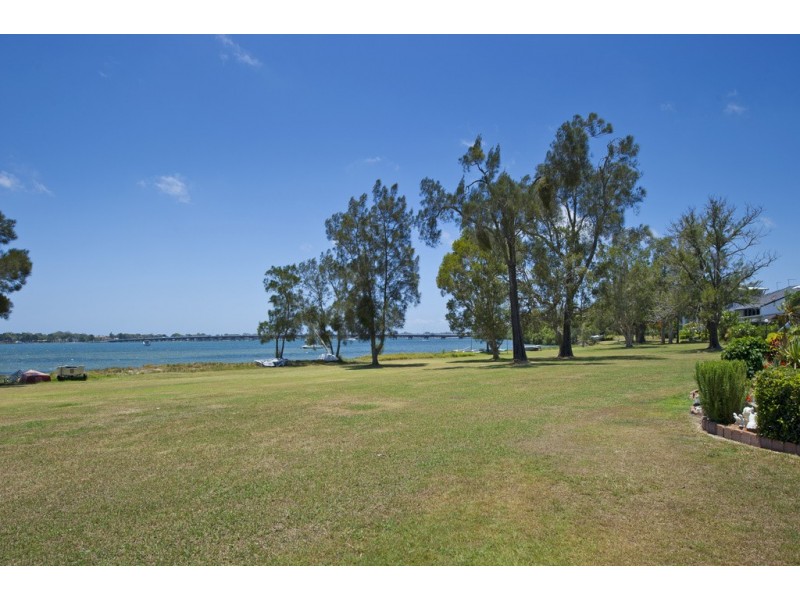23A Spinnaker Drive, Sandstone Point QLD 4511