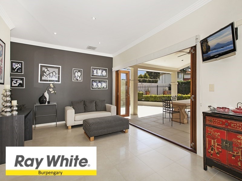 11 Harlow Place, Mcdowall QLD 4053