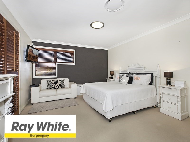 11 Harlow Place, Mcdowall QLD 4053