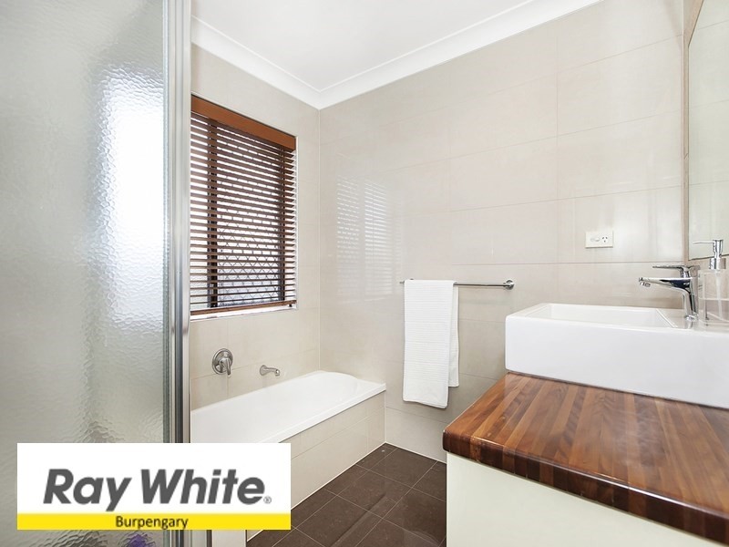 11 Harlow Place, Mcdowall QLD 4053
