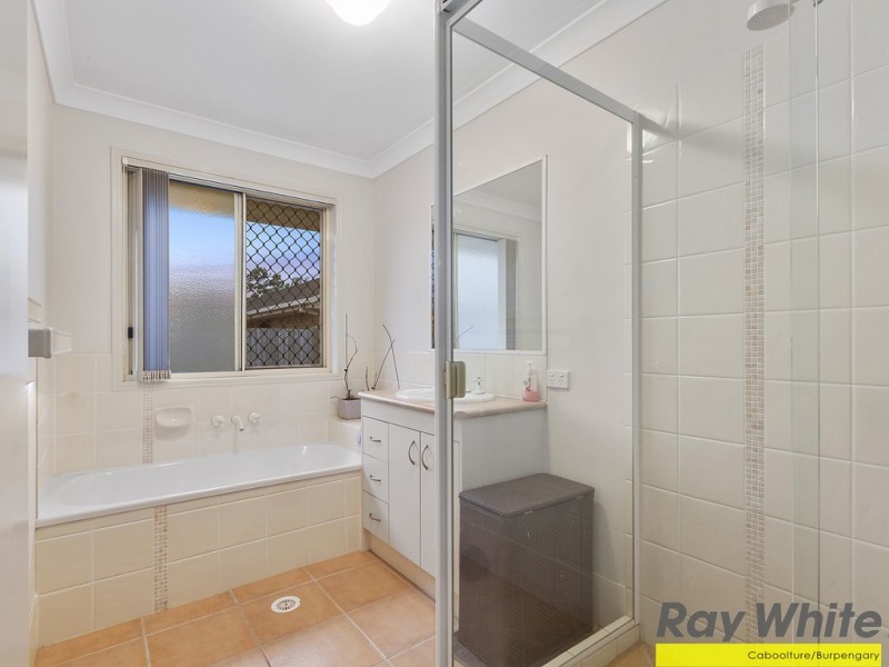 4 Denson St, Morayfield QLD 4506