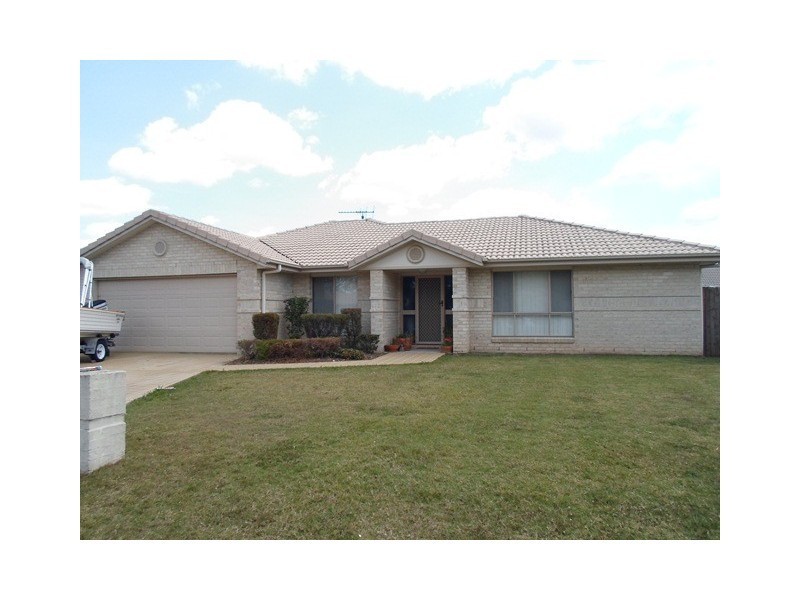 10 Henley Court, Bellmere QLD 4510