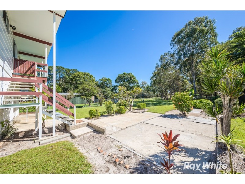 25 Whiting Street, Beachmere QLD 4510