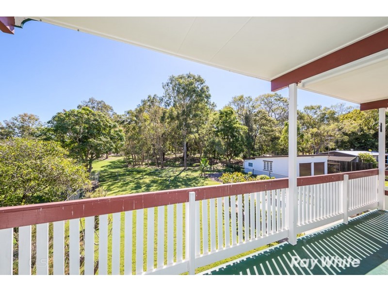 25 Whiting Street, Beachmere QLD 4510
